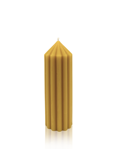 Smukła żłobiona świeca IONIS D’oro 4/12 z naturalnego żółtego wosku pszczelego - VOSQUE candles