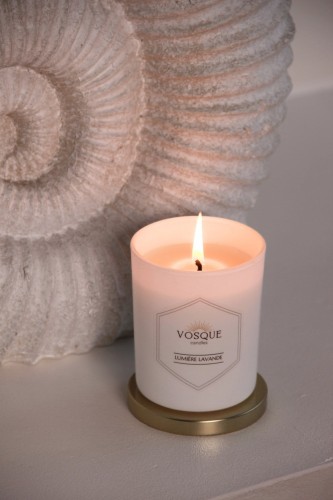 Świeca z wosku pszczelego LUMIERE LAVANDE 200 ml w białym szkle - naturalny zapach z olejków eterycznych - VOSQUE candles